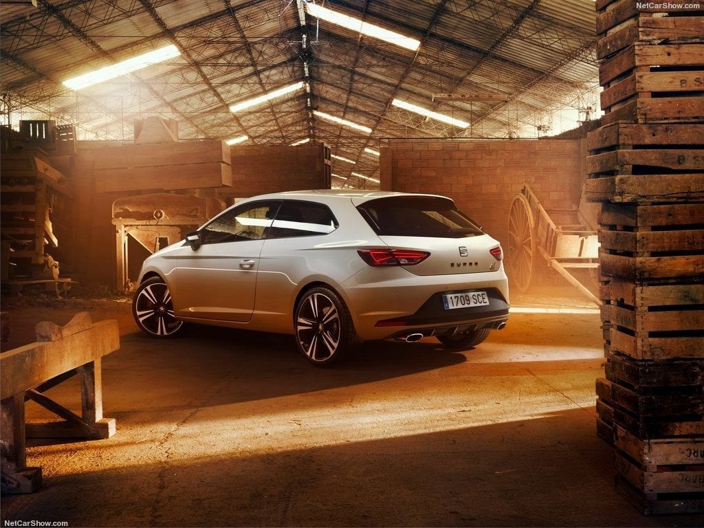 Seat-Leon_Cupra_290_2016_1024x768_wallpaper_03