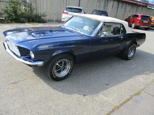 Ford Mustang Convertible V8