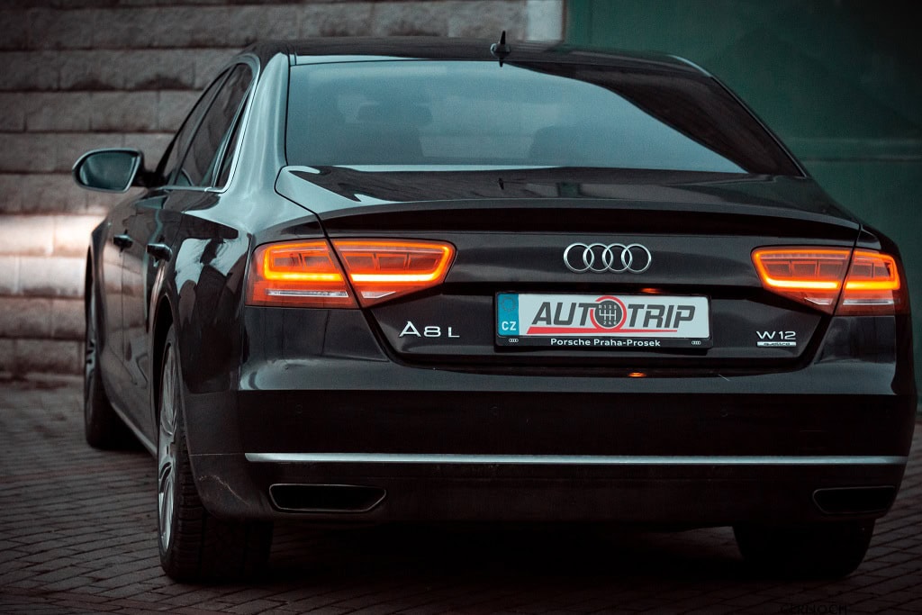 Audi A8 L s motorem W12