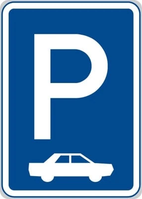 Dopravní značka Parkoviště (kolmé nebo šikmé stání)