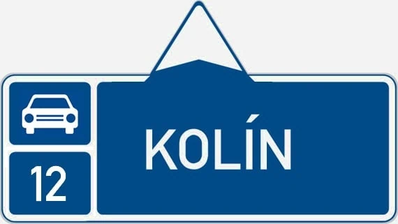 Dopravní značka Směrová tabule před nájezdem na silnici pro motorová vozidla přímo