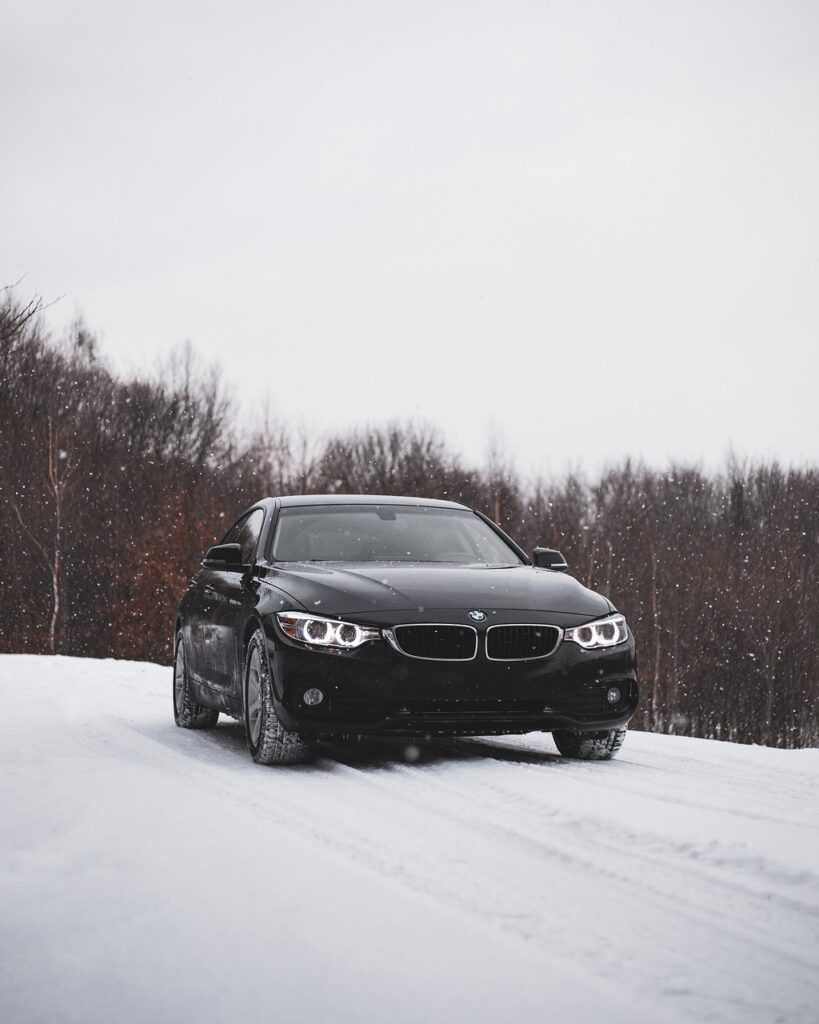 Auto v zimě BMW