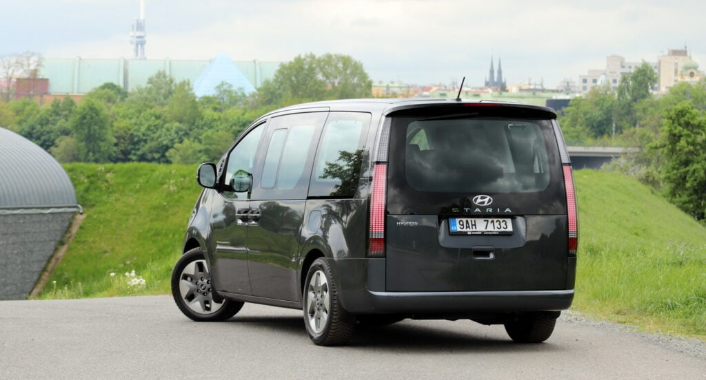 Test Hyundai Staria