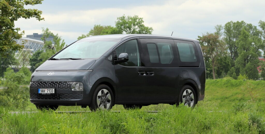 Test Hyundai Staria
