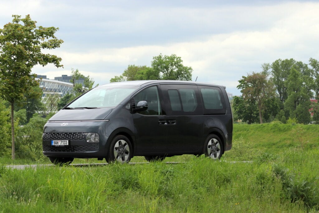 Test Hyundai Staria