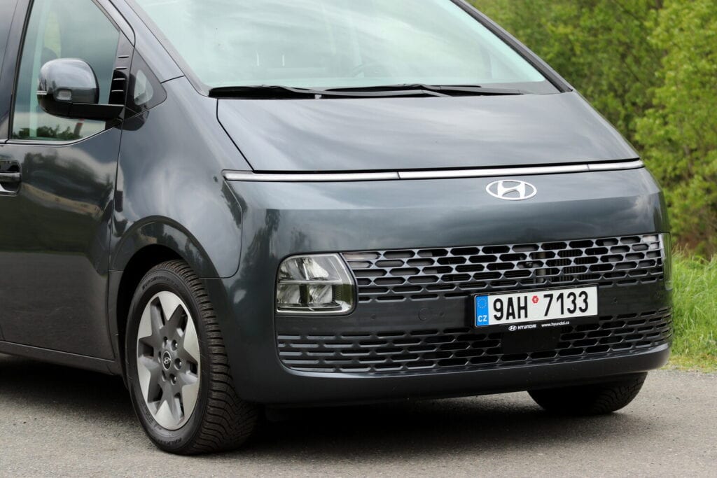 Test Hyundai Staria