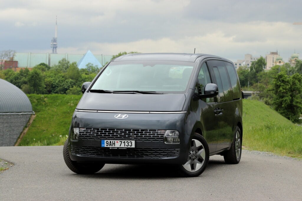 Test Hyundai Staria