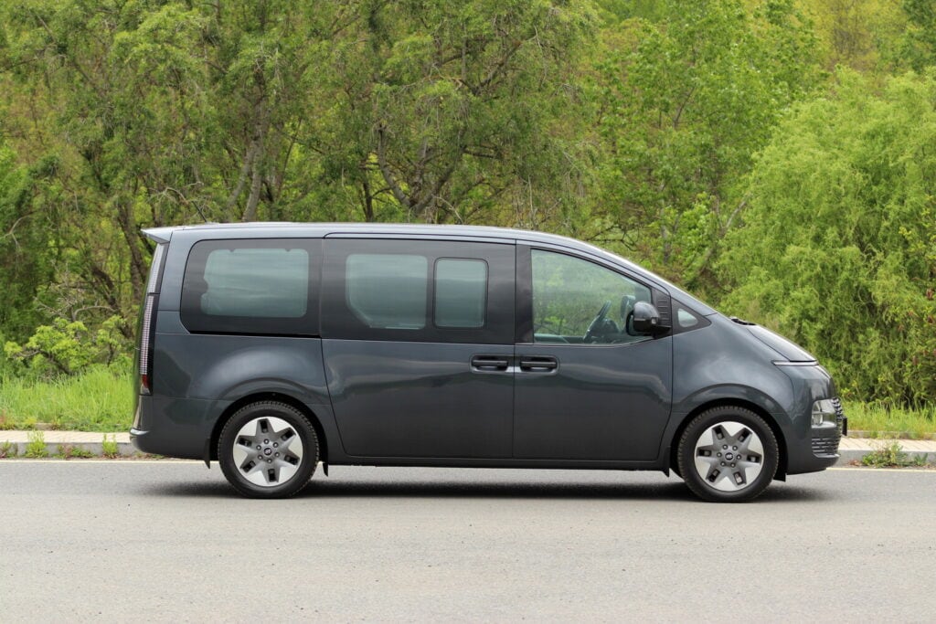 Test Hyundai Staria