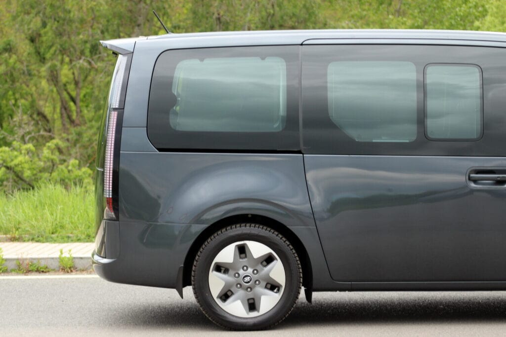 Test Hyundai Staria