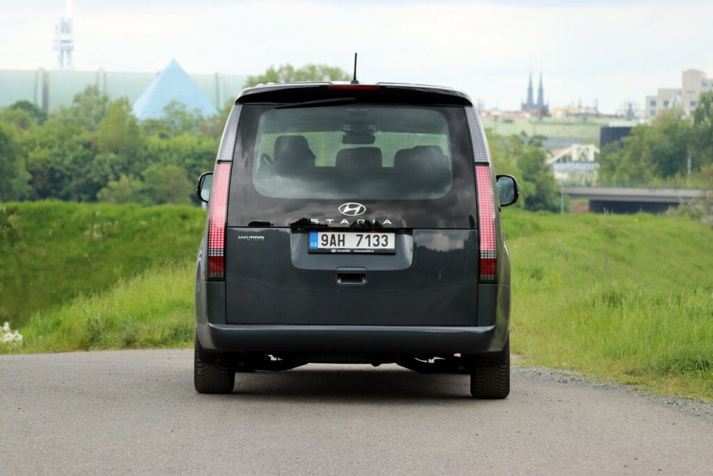 Test Hyundai Staria