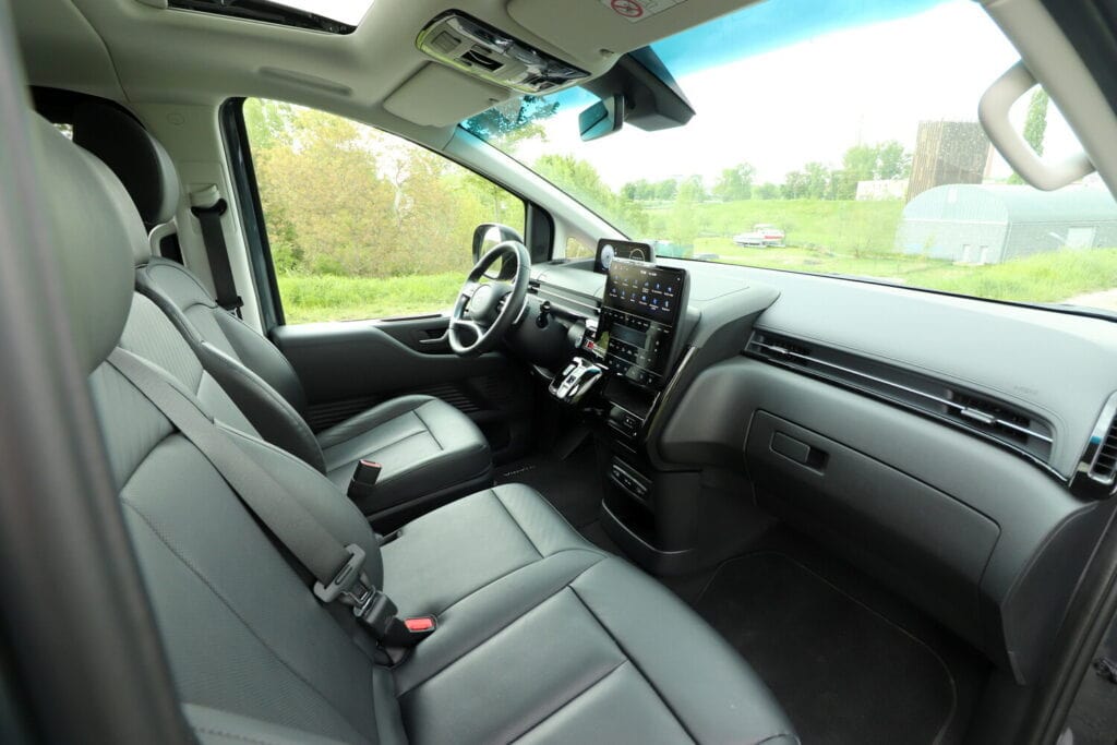 Test Hyundai Staria