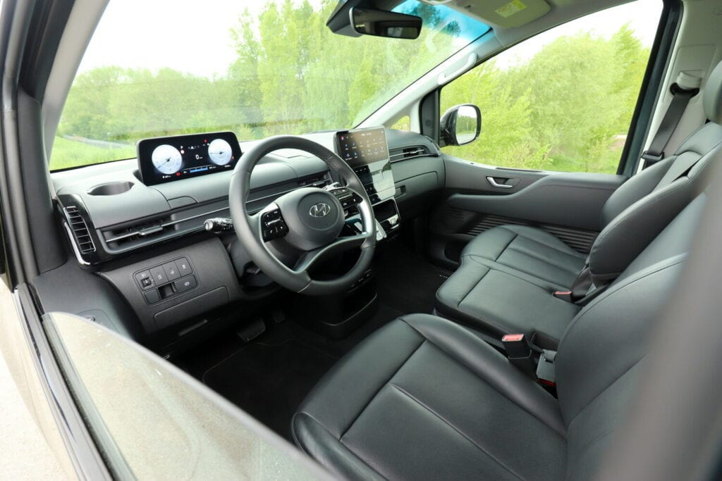 Test Hyundai Staria