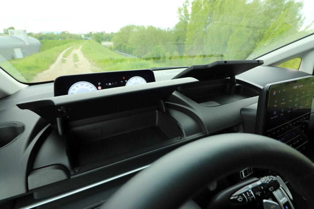 Test Hyundai Staria