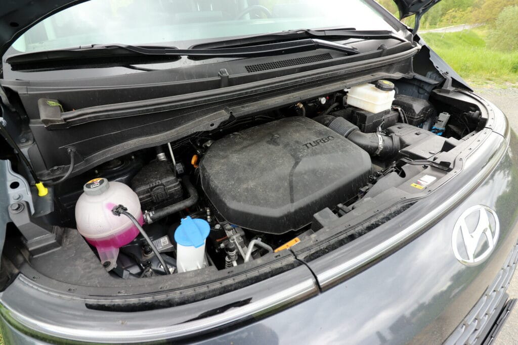 Test Hyundai Staria