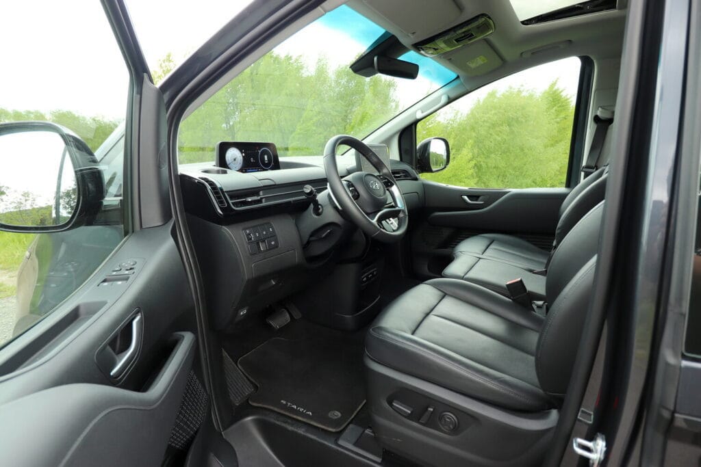 Test Hyundai Staria