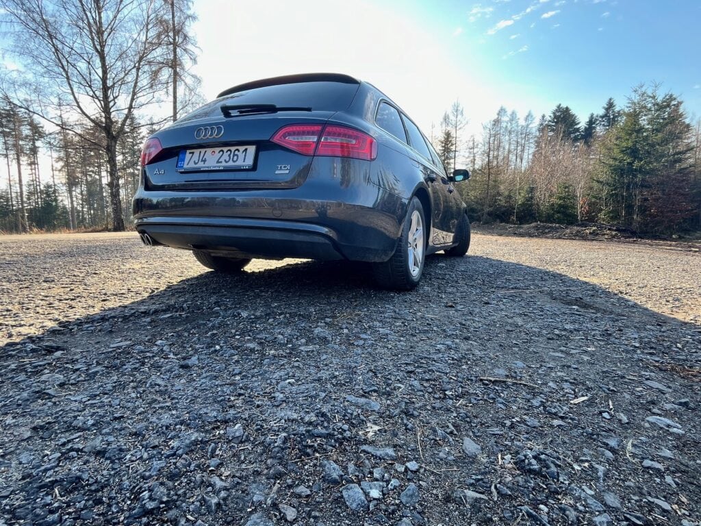 audi a4 b8 pravý zadní bok