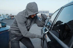 jak zabezpečit auto před krádež