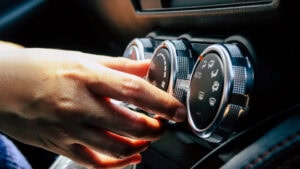 Jak čistit a starat se o klimatizaci v autě: Kompletní průvodce údržbou