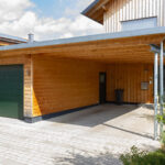 Dřevěný přístřešek pro auto