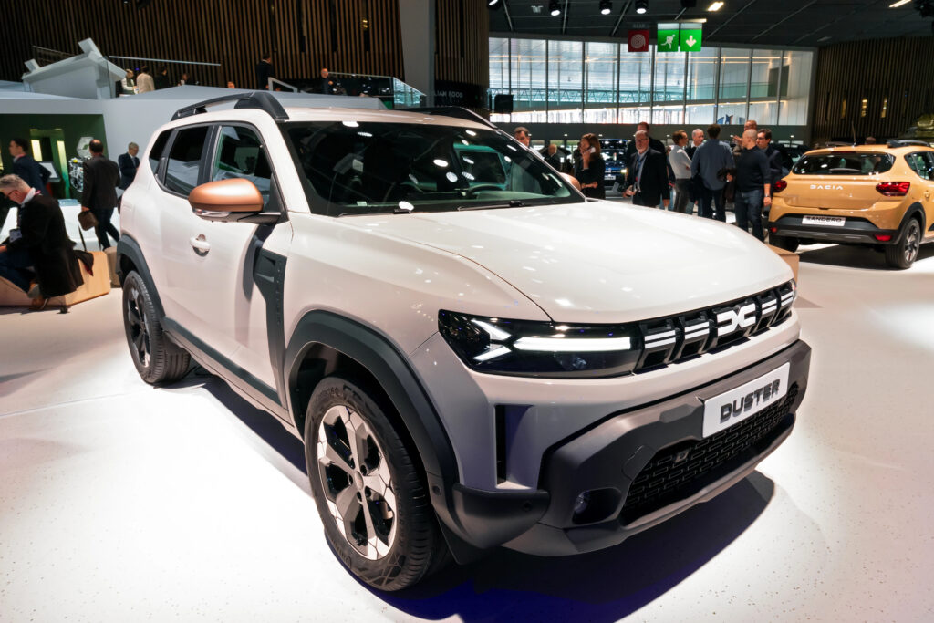 Nový vůz? Co dnes dává smysl a za jaké peníze se vyplatí kupovat?