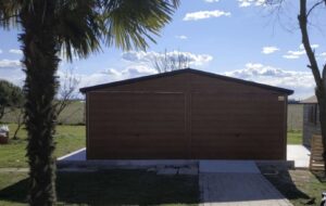 Plechová garáž: Chytrá volba pro bezpečné parkování, kterou ocení každý majitel vozu