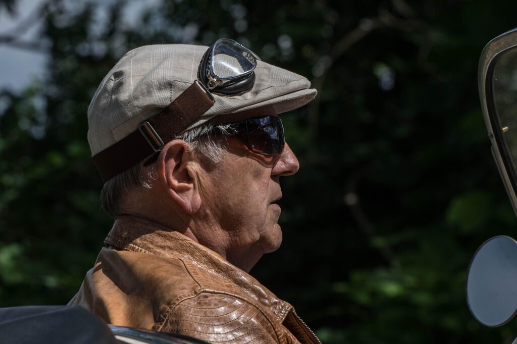 Nový řidičák v&nbsp;EU od 2026: Povinné lékařské prohlídky, platnost 15 let a&nbsp;kontroly pro seniory – co vás čeká?