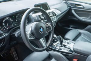 Zdraží auta kvůli americkým clům? Co čekat v&nbsp;Česku a&nbsp;jak koupit auto ještě za starou cenu