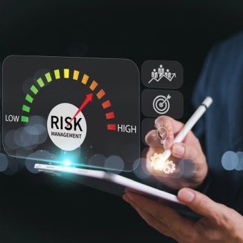 Agentic AI-gestütztes Risk Operations Center