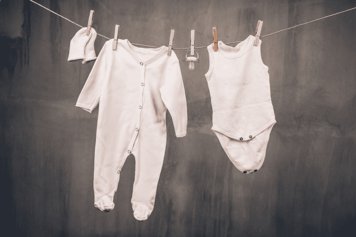 how to get yellow stains out of baby clothes​