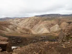 Farverige rhyolitbjerge i Landmannalaugar