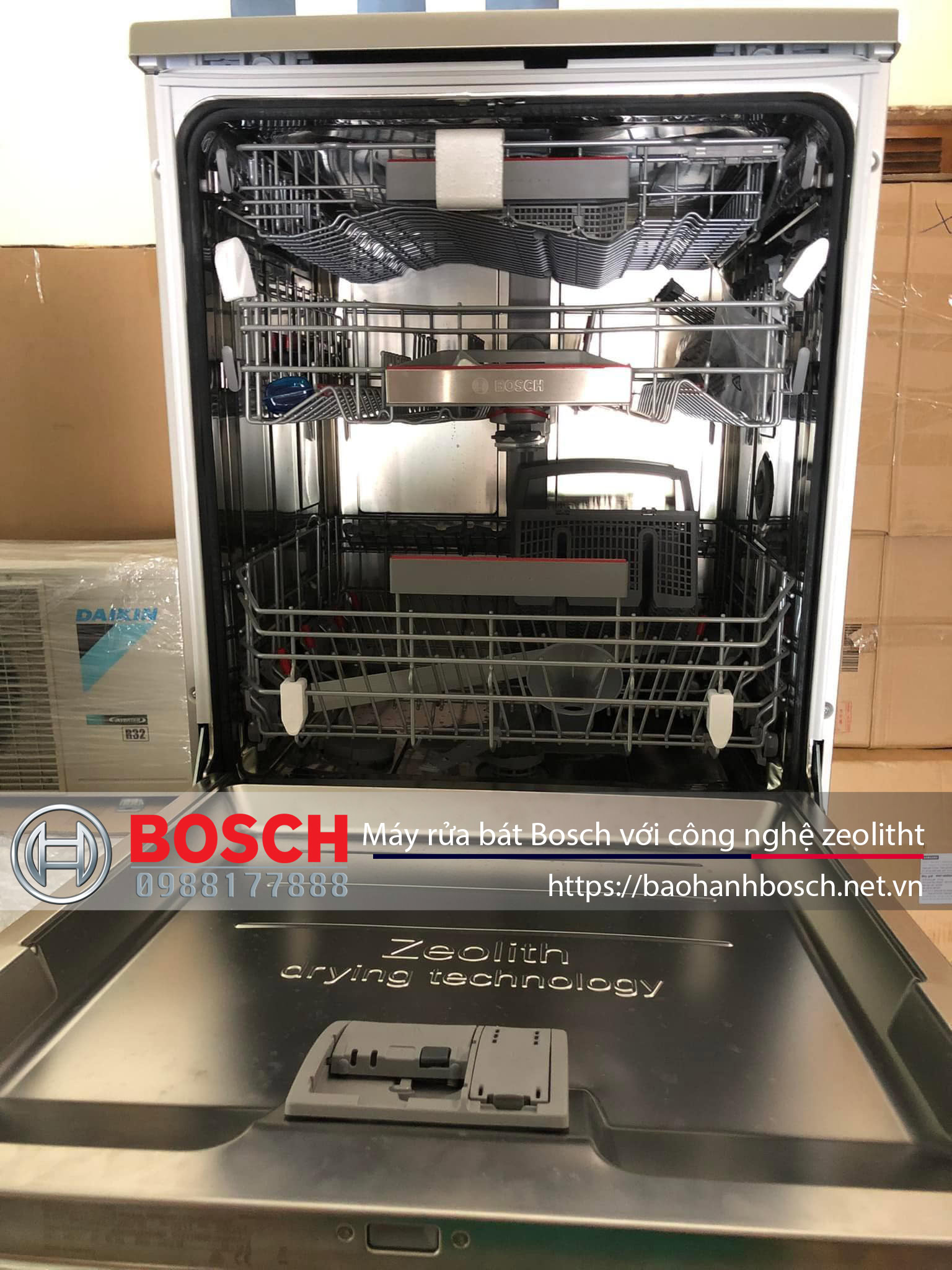 Lò rửa bát Bosch với công nghệ zeolith tiên tiến, bảo hành Bosch chính hãng, dịch vụ hậu mãi uy tín. Thích hợp cho gia đình và nhà hàng, đảm bảo washing efficiency cao, độ bền vượt trội.
