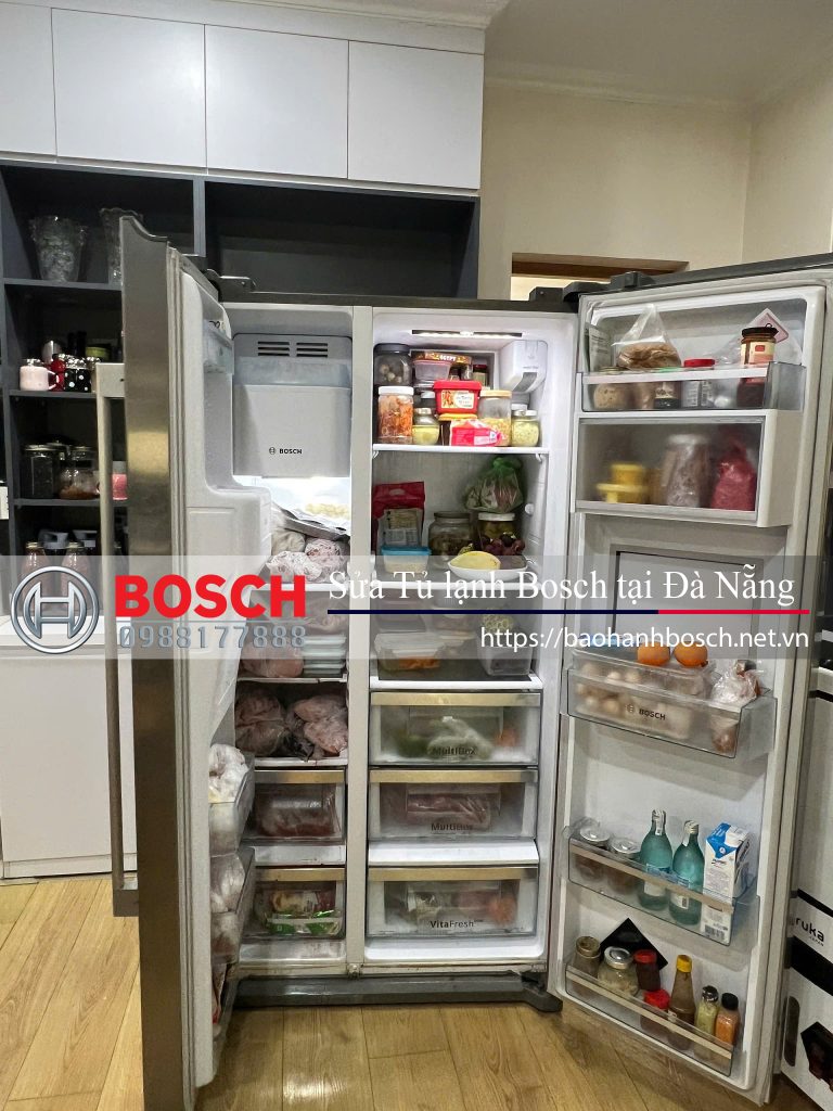 L gids bảo hành Bosch cho tủ lạnh tại Đà Nẵng, hình ảnh tủ lạnh Bosch đầy đủ thực phẩm, thể hiện dịch vụ sửa chữa và bảo trì chuyên nghiệp.