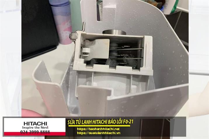 Linh kiện bên trong máy lạnh Hitachi, sửa chữa và bảo trì thiết bị Hitachi chính hãng. dịch vụ bảo hành và sửa chữa nhanh chóng 0988 177 888 / 024 3999 8888.