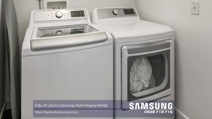 Cleaning washer and dryer set with Samsung warranty service in Hanoi, Vietnam.