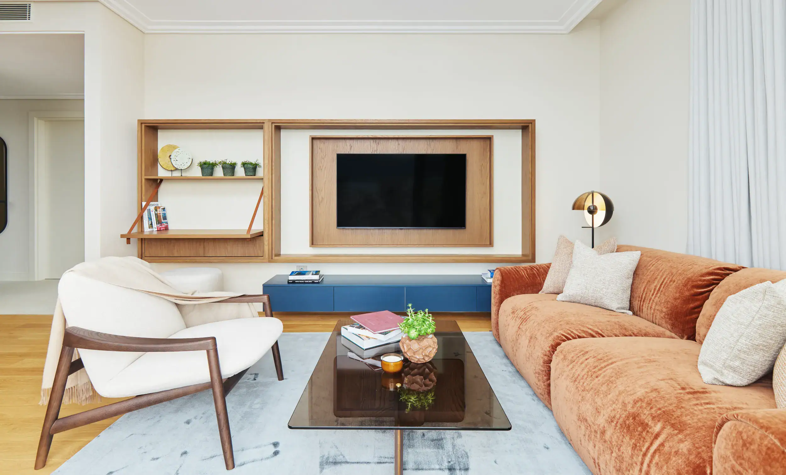 Elegant living room interior with contemporary furniture and stylish decor in Porto Montenegro Resid.