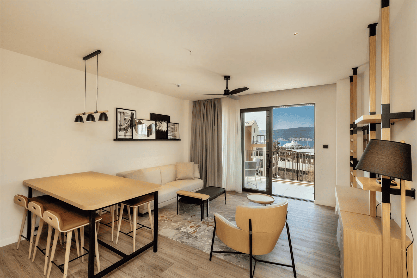 شقة فسيحة مؤثثة من غرفتي نوم ذات ديكور عصري في بوكا بليس، بورتو مونتينيغرو، توفر...