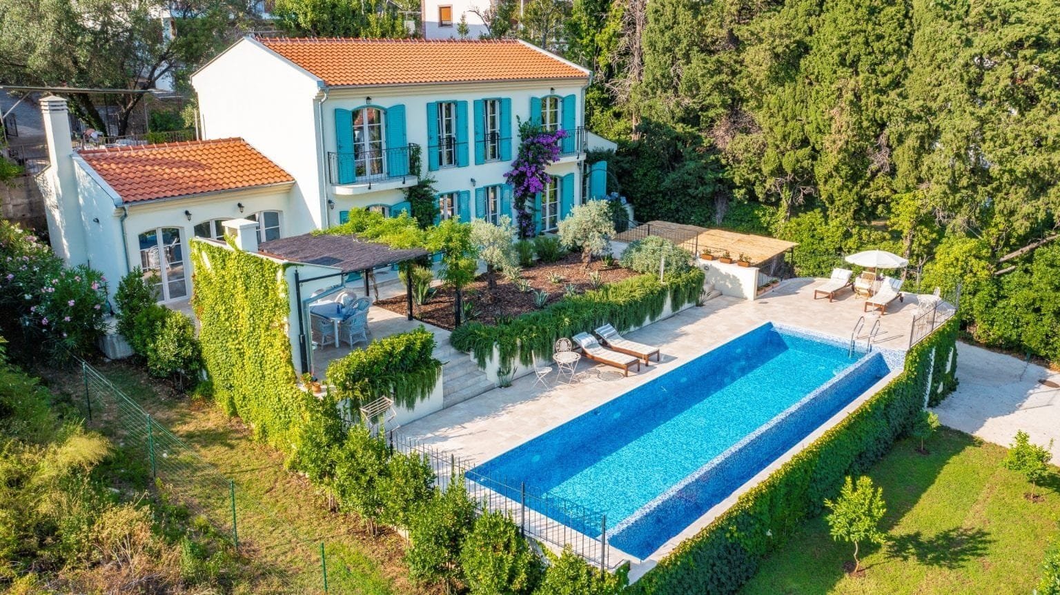 Provence-style villa with infinity pool overlooking the sea in Baosici, Herceg Novi.