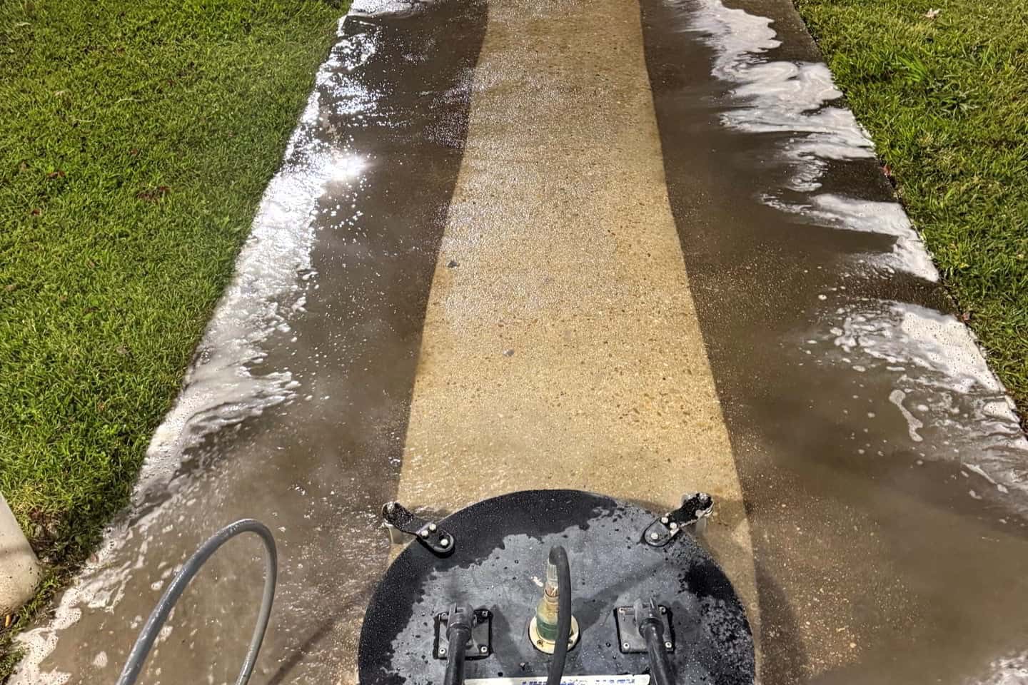 pressure washing sidewalk