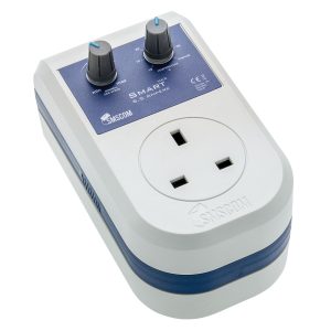 Portable electrical outlet and timer device for garden equipment and horticulture tools.