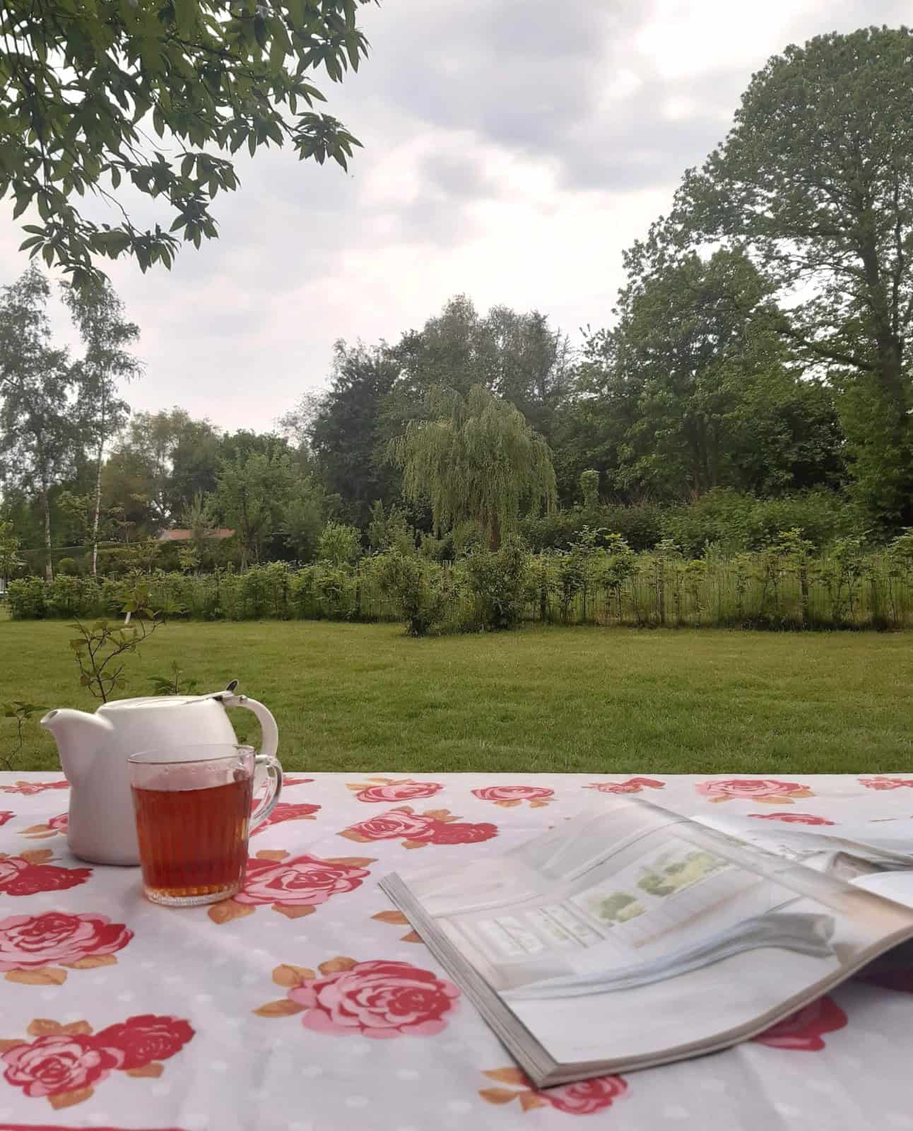 bb-klontje-tuin-theetafel