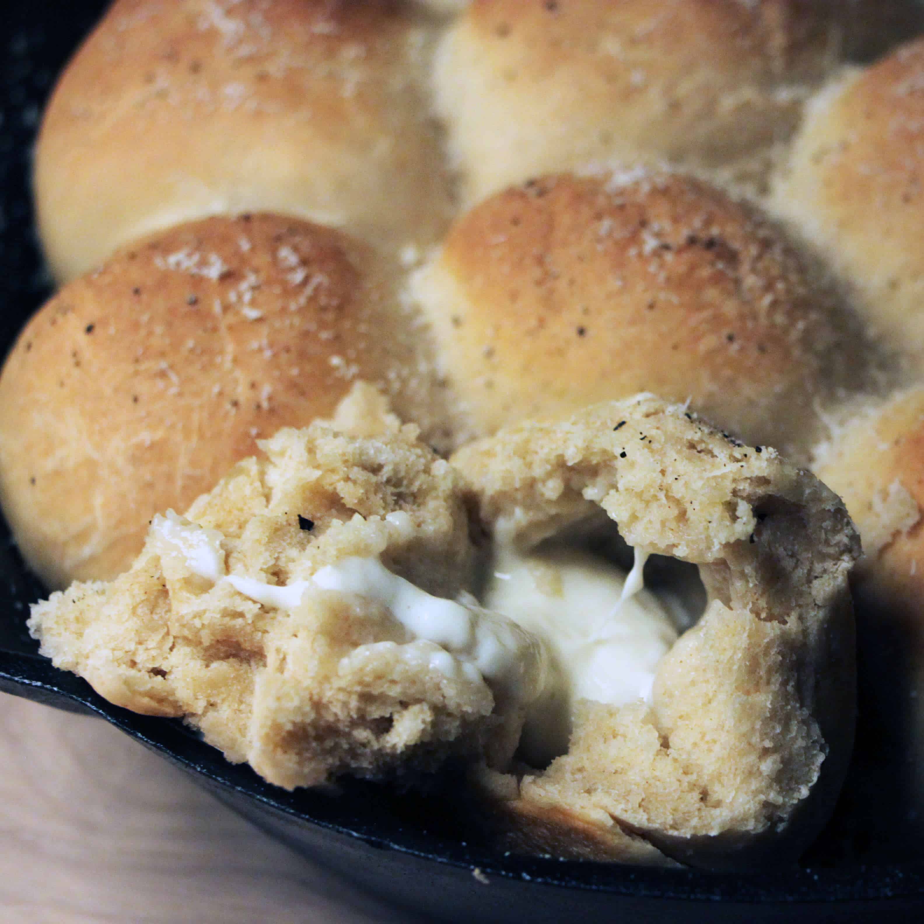 mozarella-skillet-brood-uitgelicht