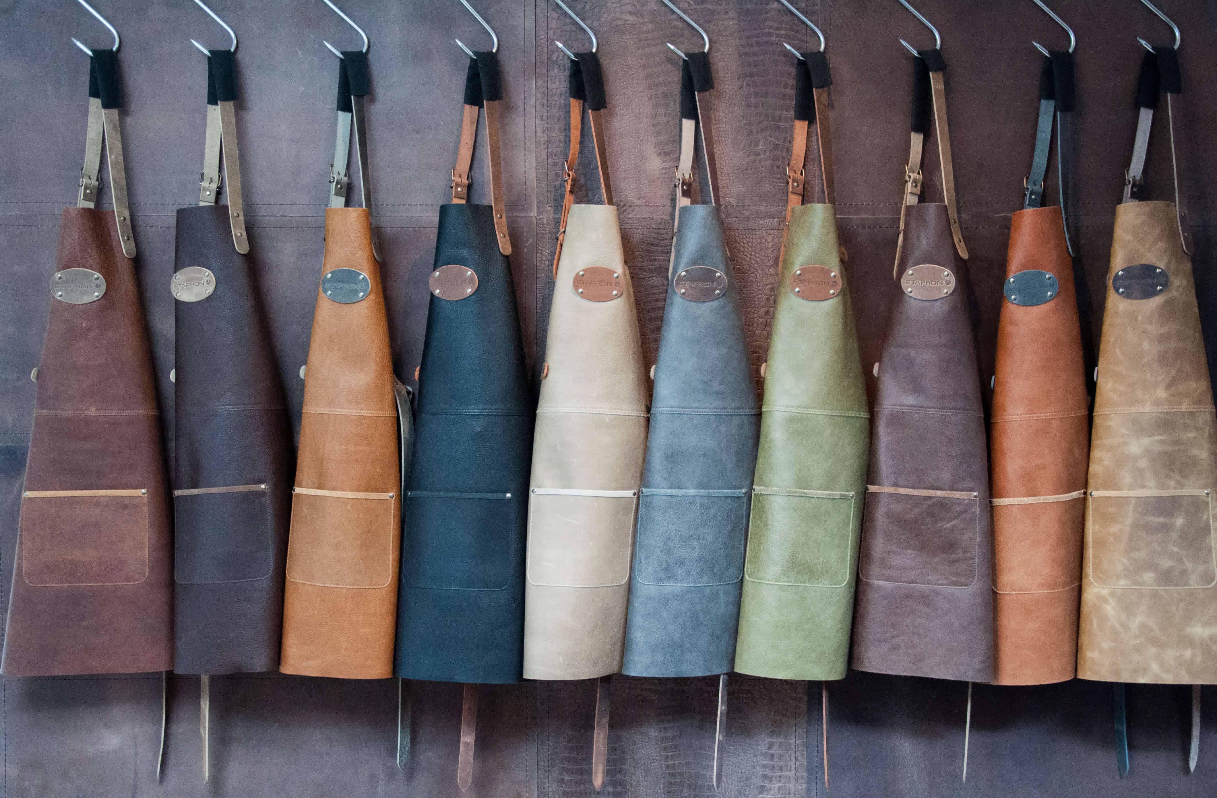 Op zoek naar een mooi leren schort voor tijdens het BBQ'en? Etapron heeft een mooi en betaalbaar assortiment!