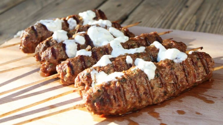 runder kebabs yoghurt saus recept