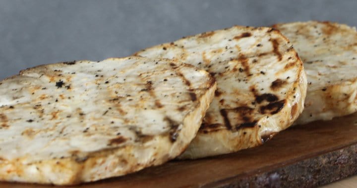 gegrilde knolselderij uitgelicht