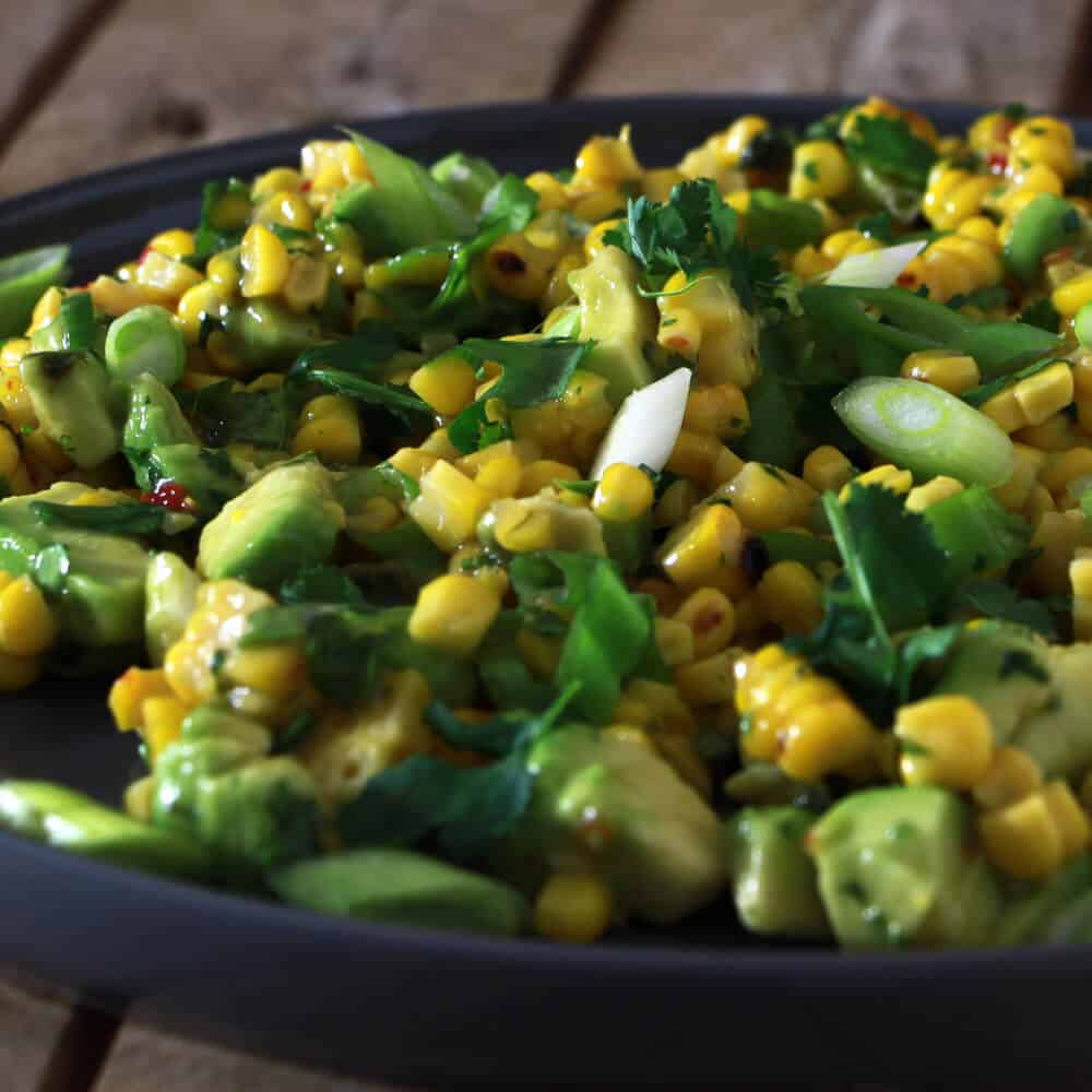 Gegrilde Mais en Avocado Salade