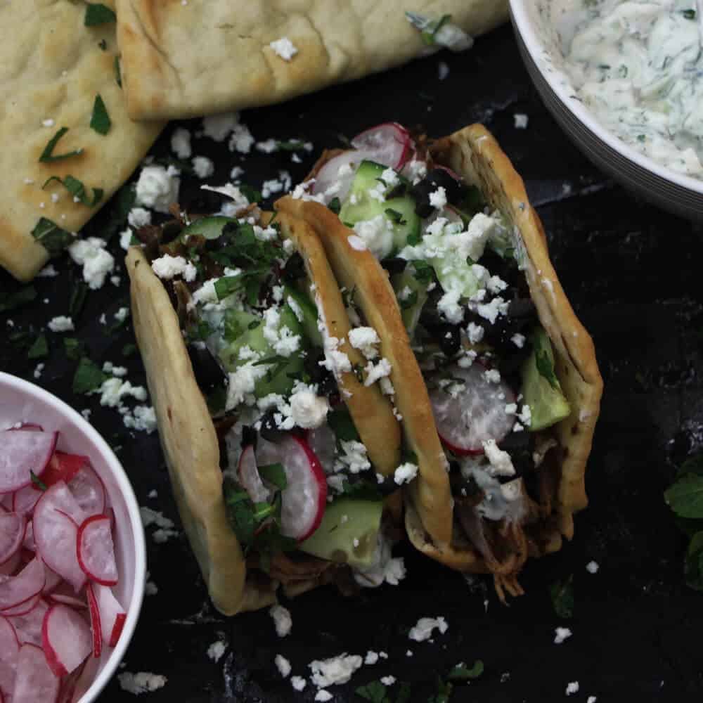 Griekse Flatbreads met Pulled Lam