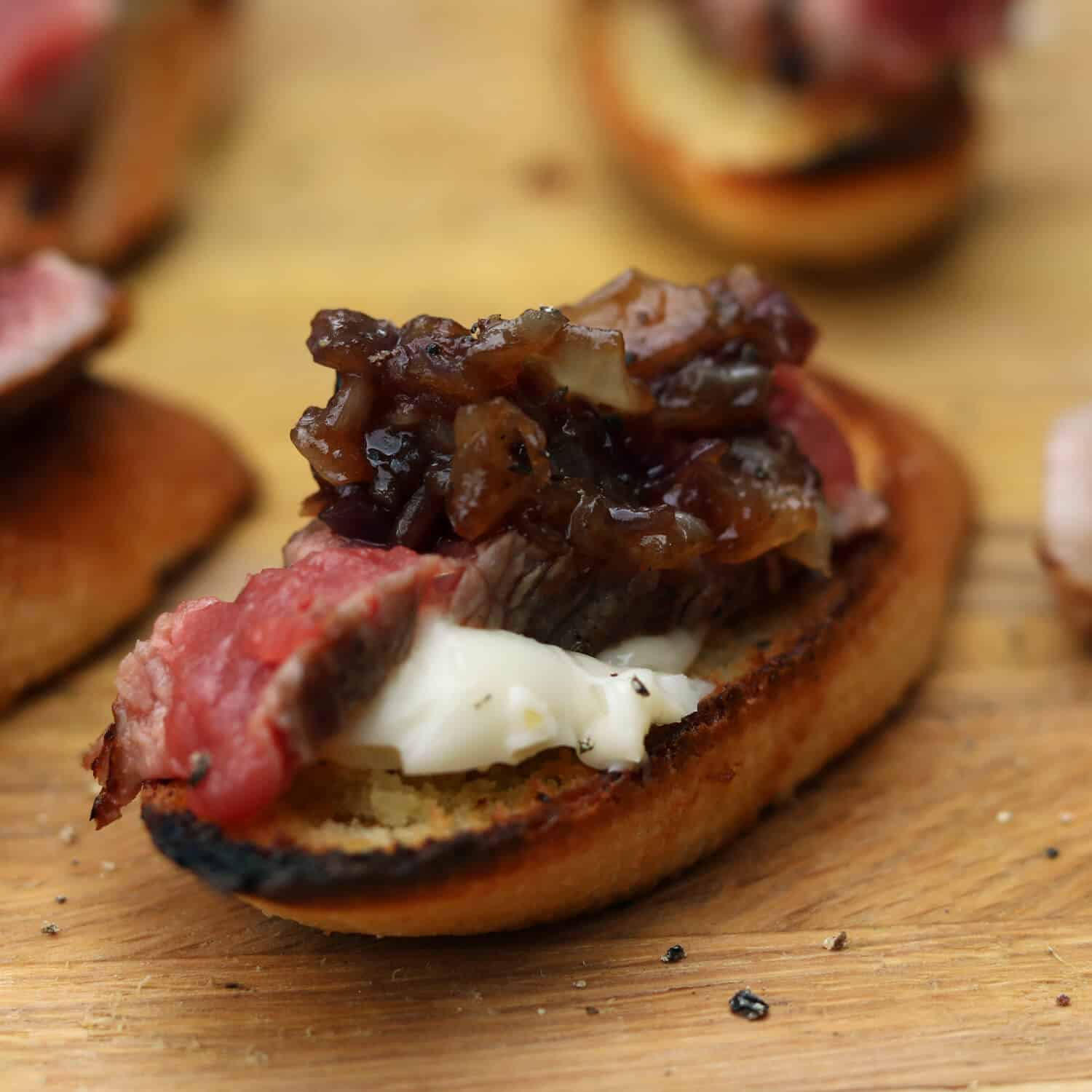 ribeye-crostinis-uitgelicht