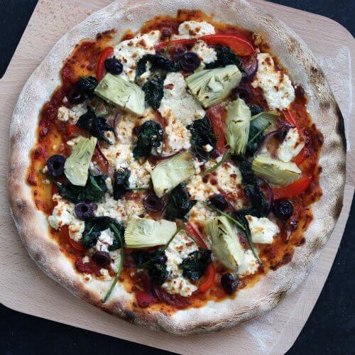 mediterraanse pizza uitgelicht