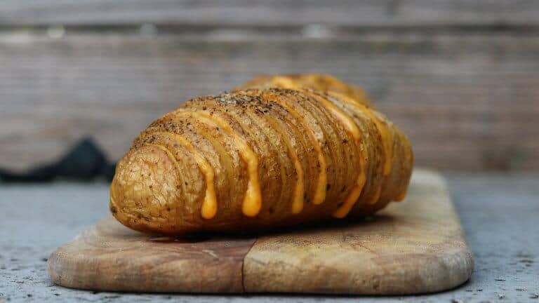 cheesy hasselback potatoes recept