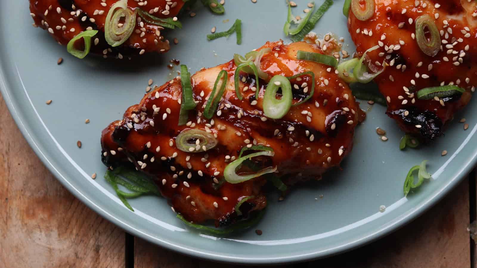 Honing Sriracha Kip Recept